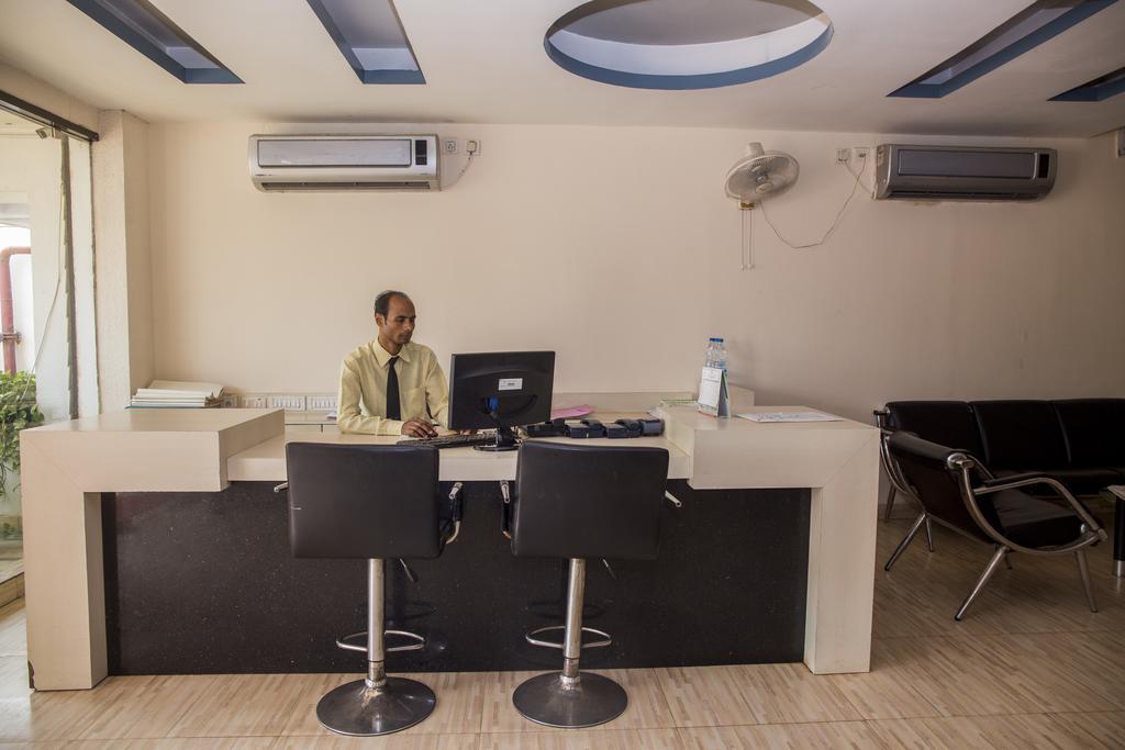 Oyo 1359 Hotel Best Inn Bhubaneswar Exterior photo
