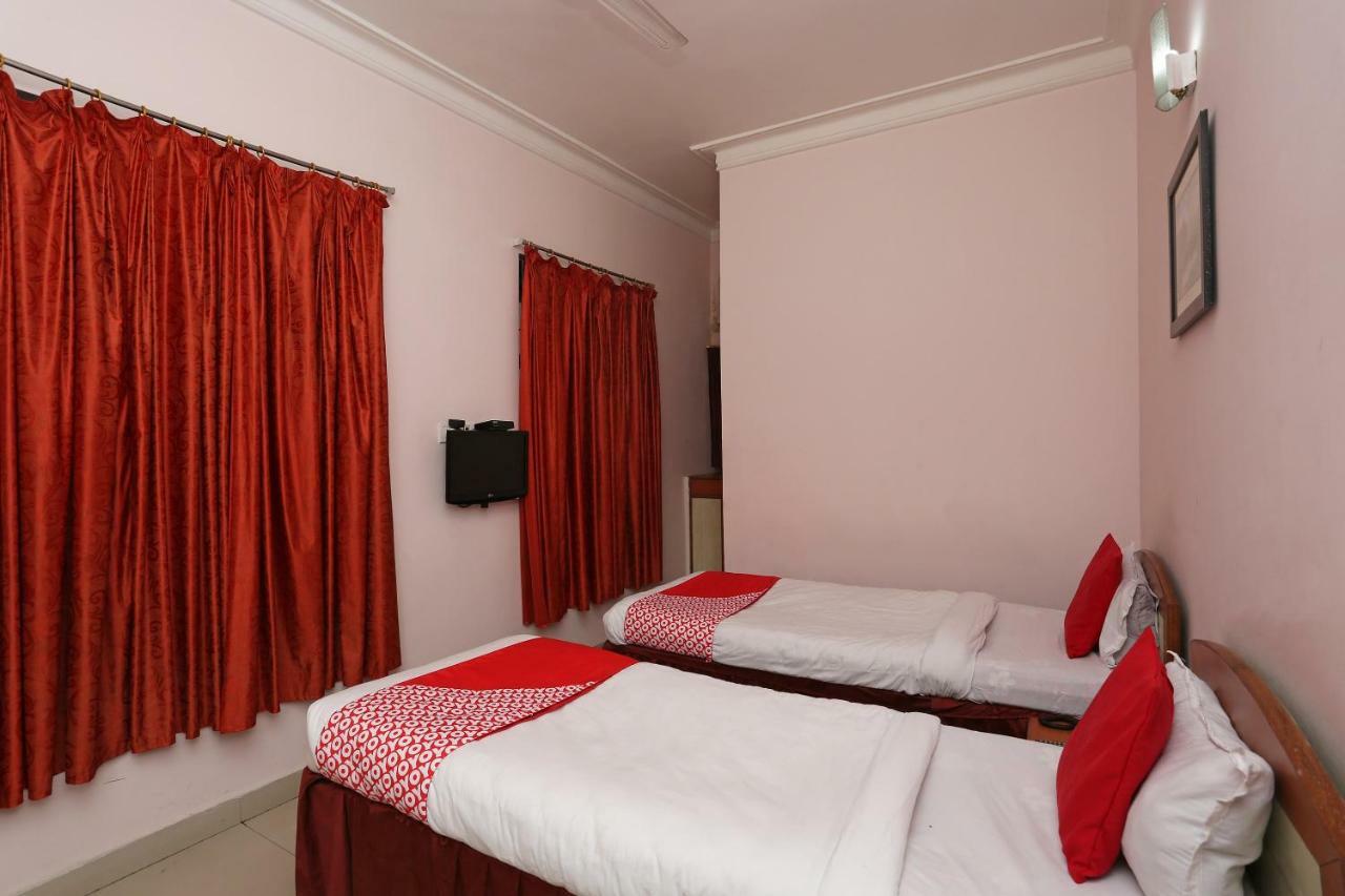 Oyo 1359 Hotel Best Inn Bhubaneswar Exterior photo