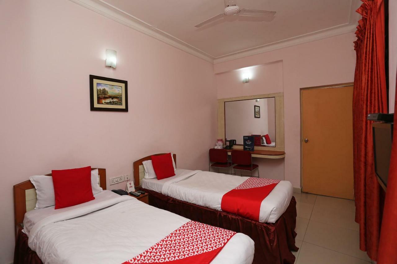 Oyo 1359 Hotel Best Inn Bhubaneswar Exterior photo